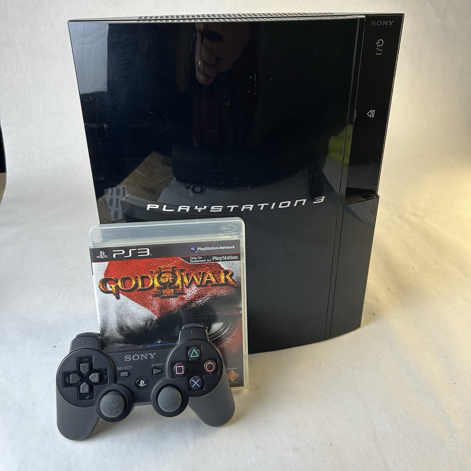 Sony PlayStation 3 PS3 Fat Backwards Compatible CECHB01 (20 GB) Bundle