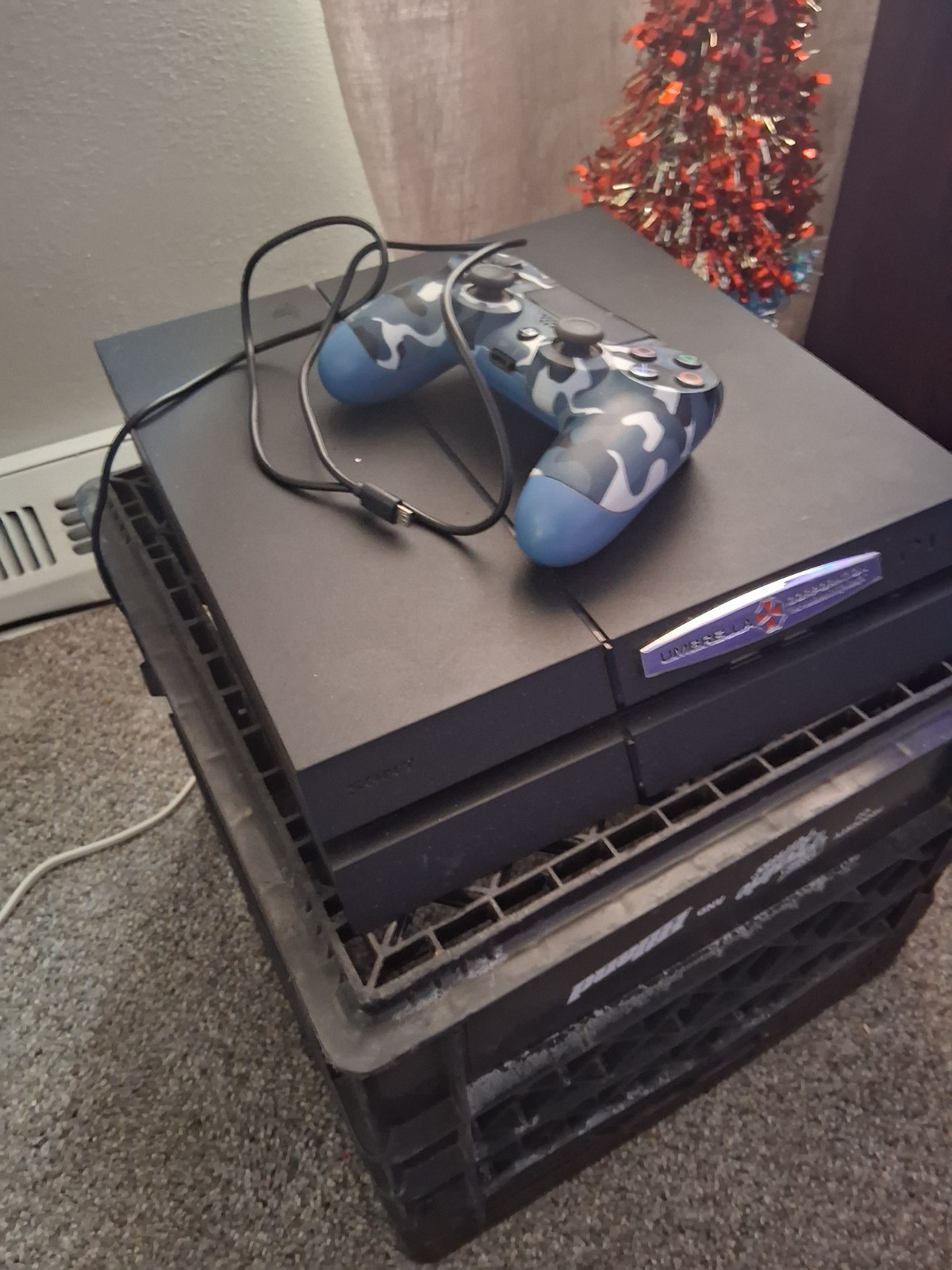 Sony PlayStation 4 Console Black Blu-Ray HDMI USB with Camouflage Controller