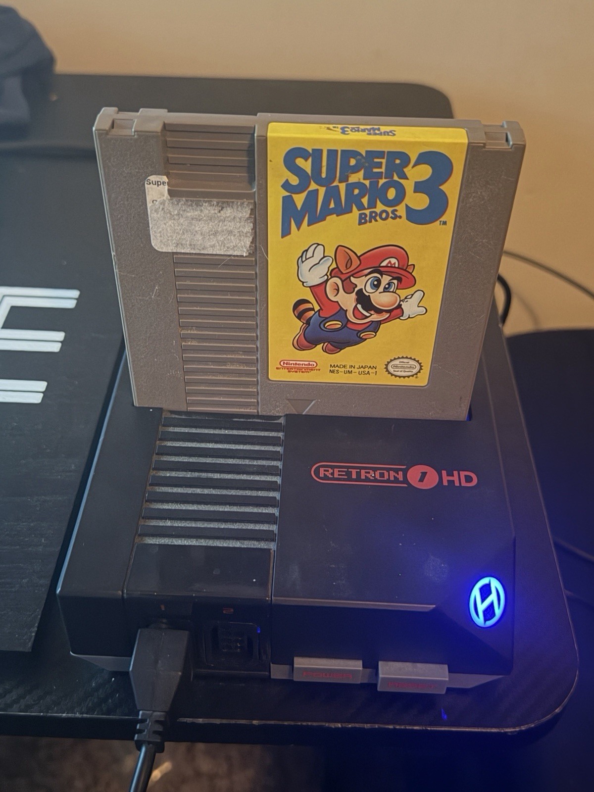 Hyperkin RetroN 1 HD Gaming Console With Nintendo Games Mario 2 Mario 3 Tmnt