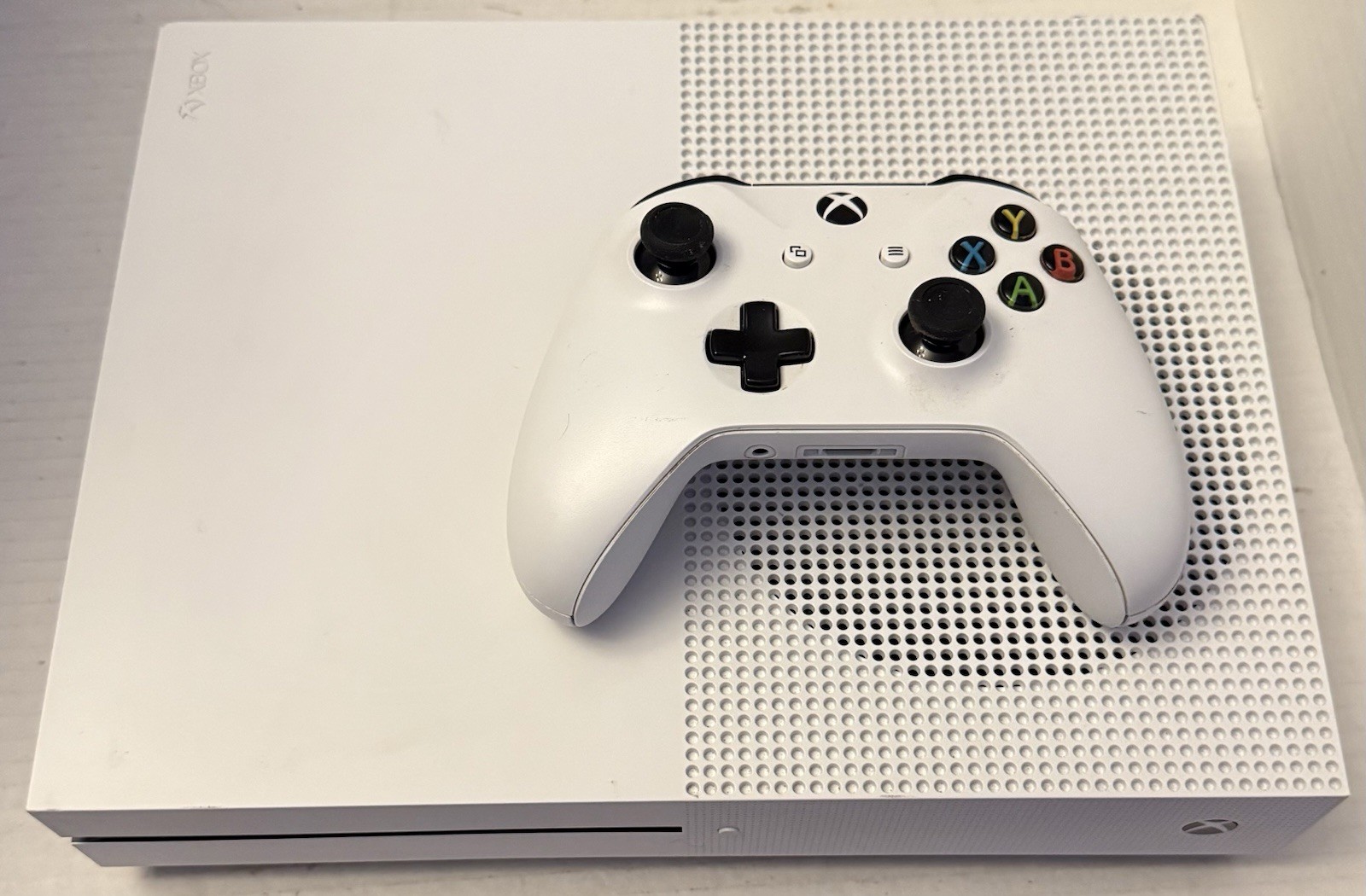 Microsoft Xbox One S 1TB Console – White – Controller & Power Cord – Tested