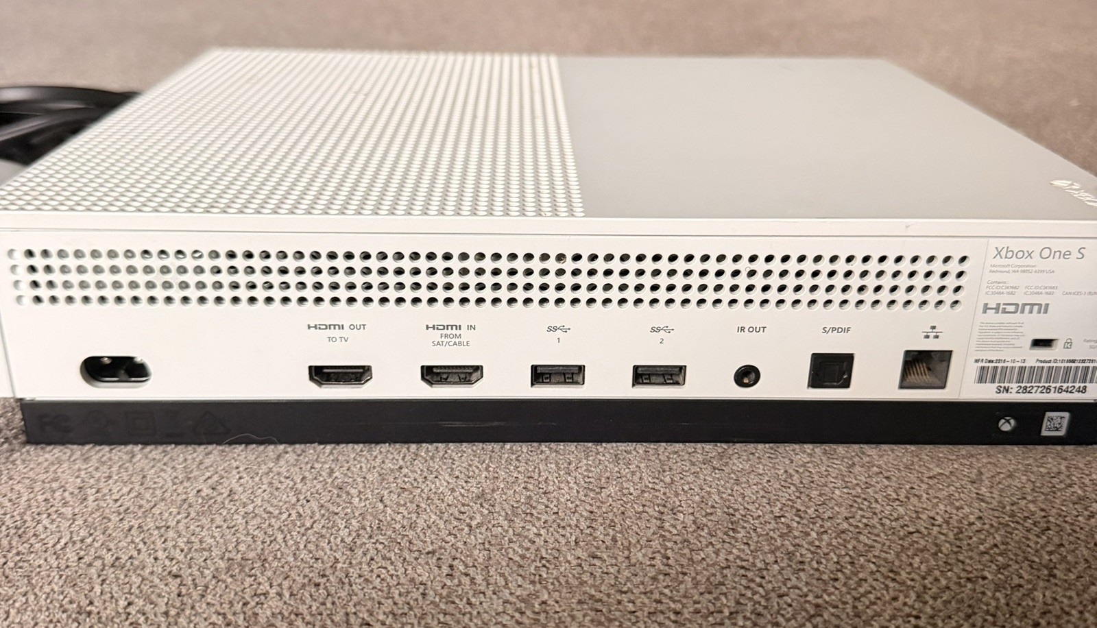 Xbox one s with controller