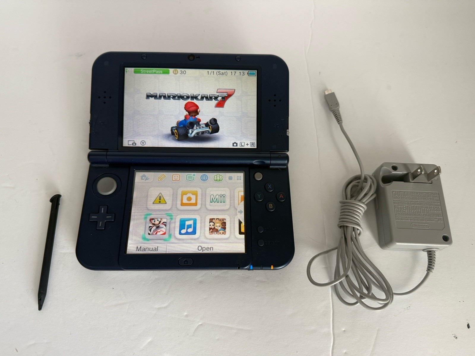 New Nintendo 3ds xl galaxy Great Cond With Charger And Mario Kart Tested Works!