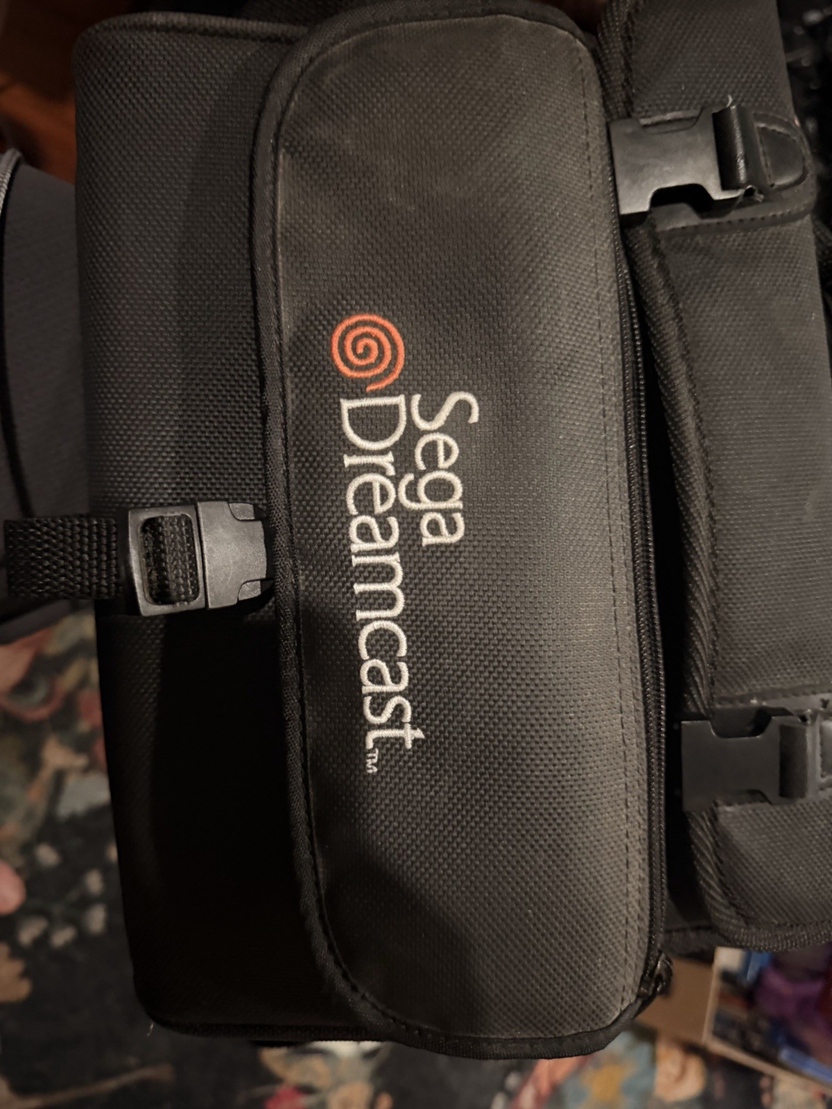 Sega Dreamcast console, Cords 2 controllers, 3 Sports Games & Official Carry Bag