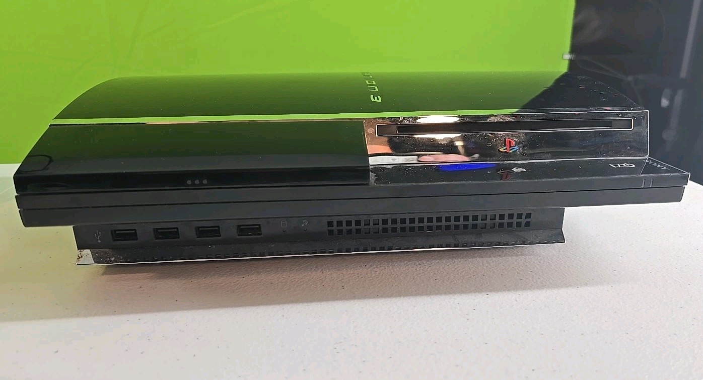 SONY PlayStation 3 PS3 cbeh1000 Console ONLY BACKWARD COMPATIBLE (FOR PARTS)