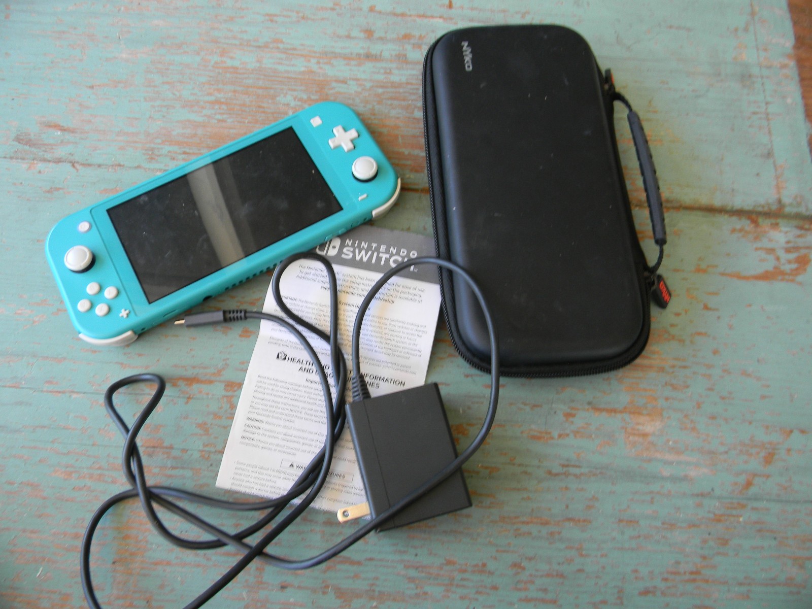 Nintendo Switch Lite TURQUOISE CASE & CHARGING CORD/MANUAL