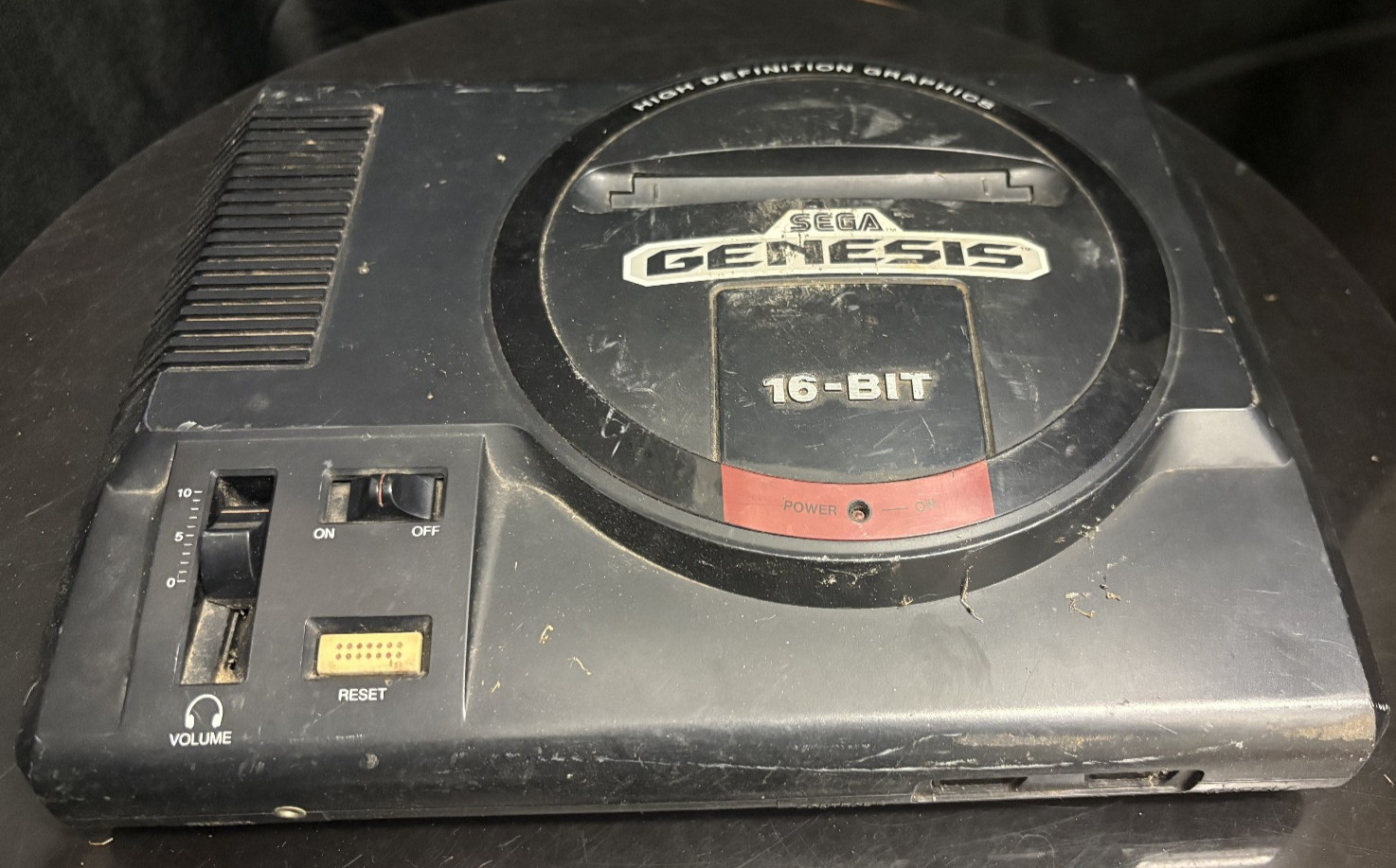 Sega Genesis 16-Bit : Model 1601 Game Console Only – AS IS FOR PARTS