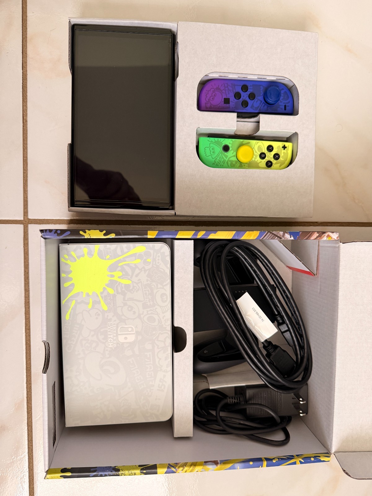 Nintendo Switch OLED Splatoon 3 Special Edition Console + Mario Kart 8 Deluxe