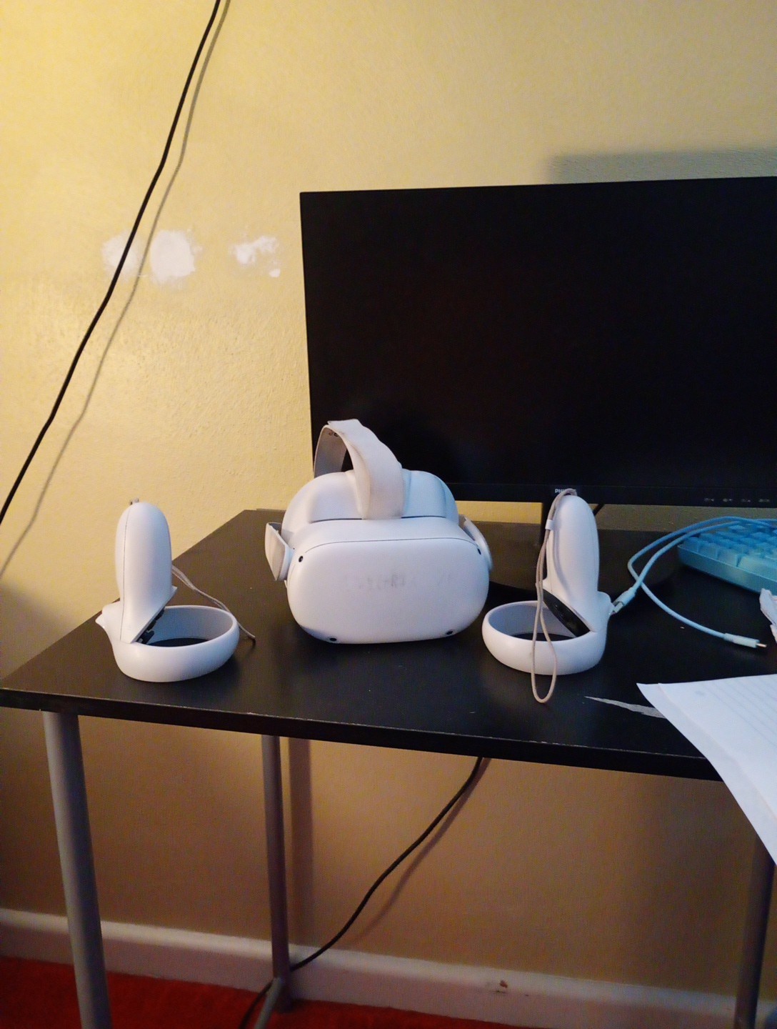 Meta Quest 2 Virtual Reality Headset 128GB with Touch Controllers White Used