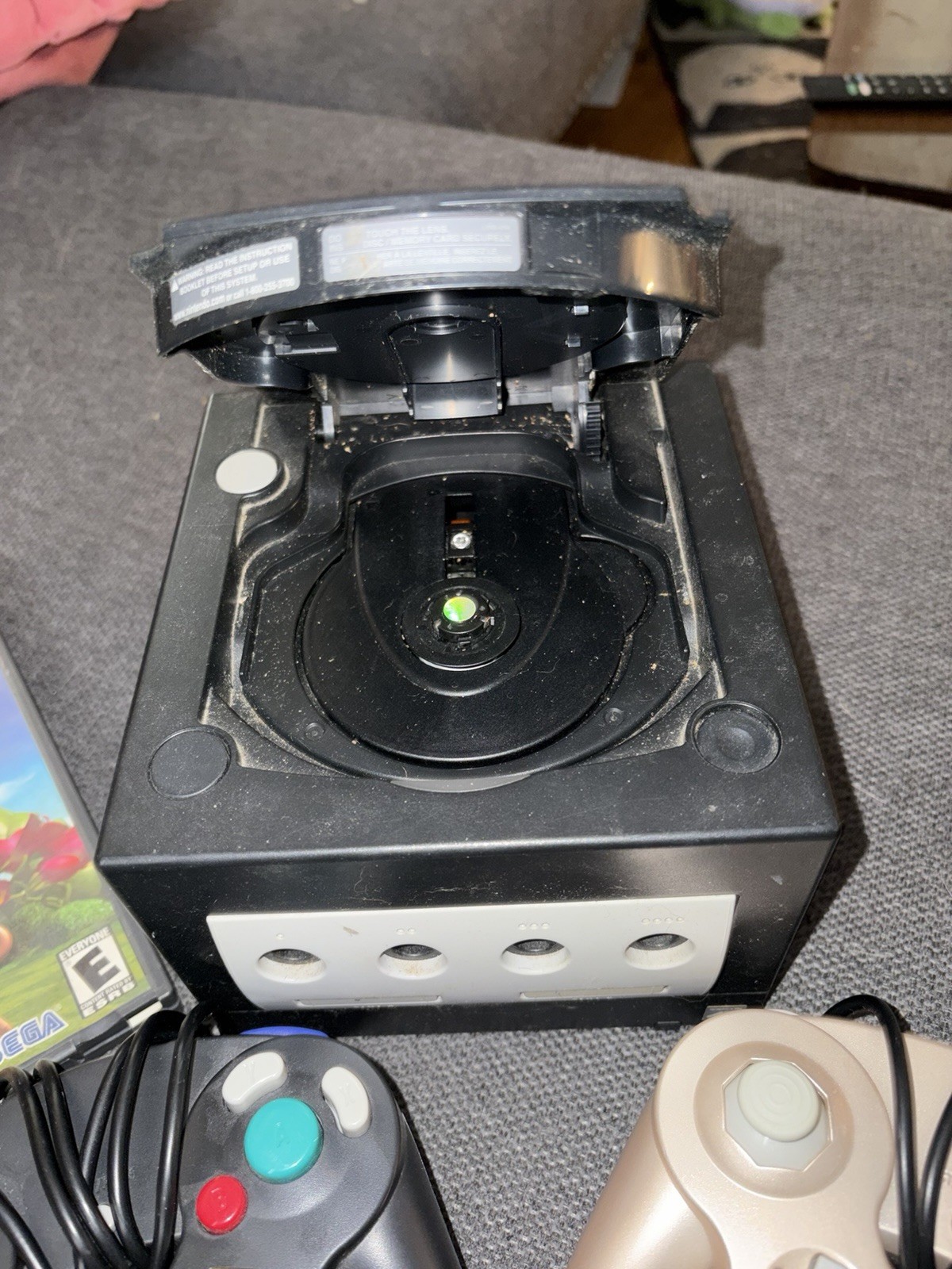 Nintendo GameCube DOL-001 Black Console Bundle w/ 2 Controllers, 2 Memory Cards