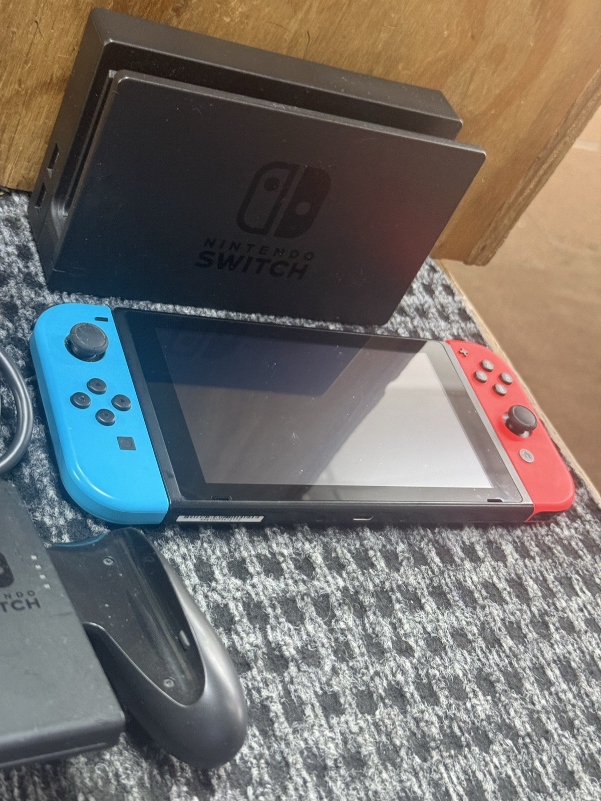 Free Shipping! – Nintendo Switch Console Bundle with Red/Blue Joy-Cons – tested