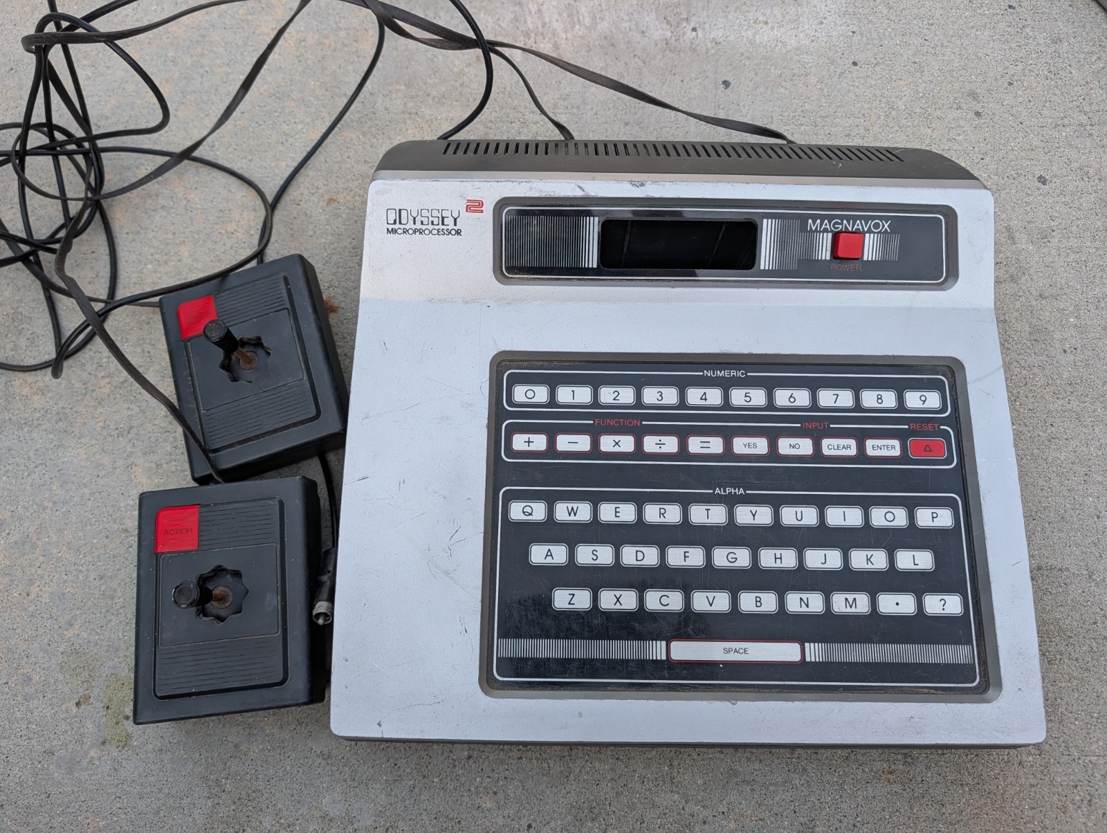 Magnavox Odyssey 2 Microprocessor Console With 2 Controllers Untested As Is!