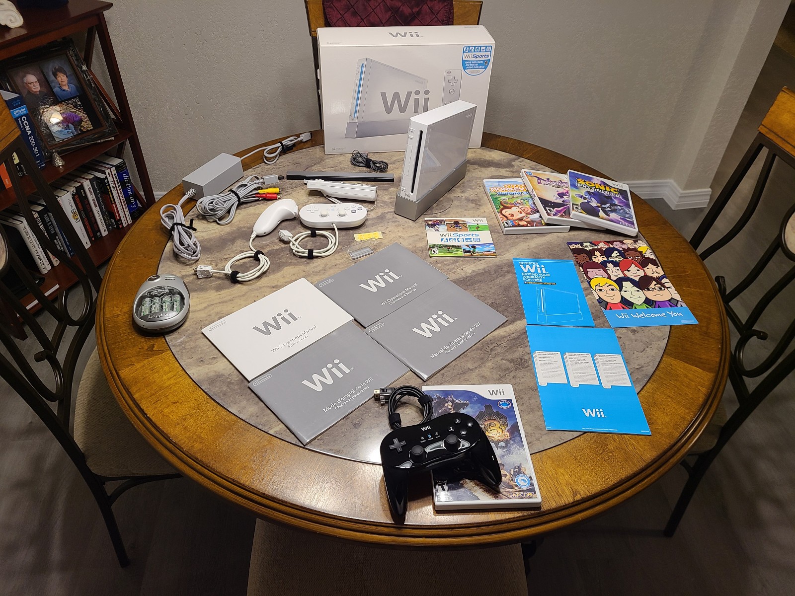 Nintendo Wii Sports Console Bundle – White CIB w/Monster Hunter +3 Extra Games!!