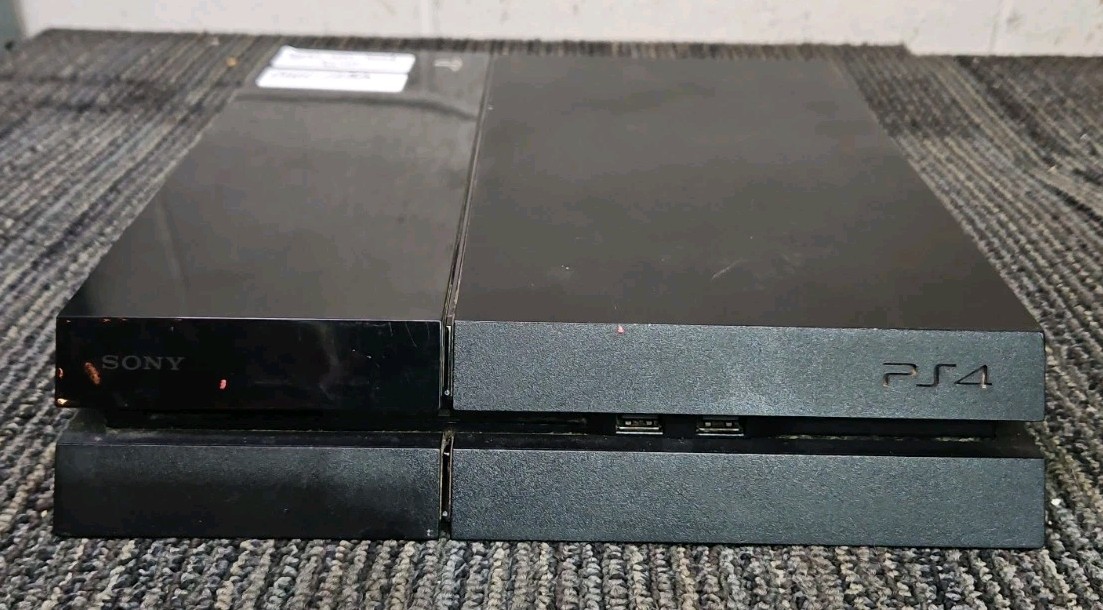 Sony CUH-1115A PlayStation 4 (PS4) 500G Home Gaming Console – FOR PARTS/NOT WORK