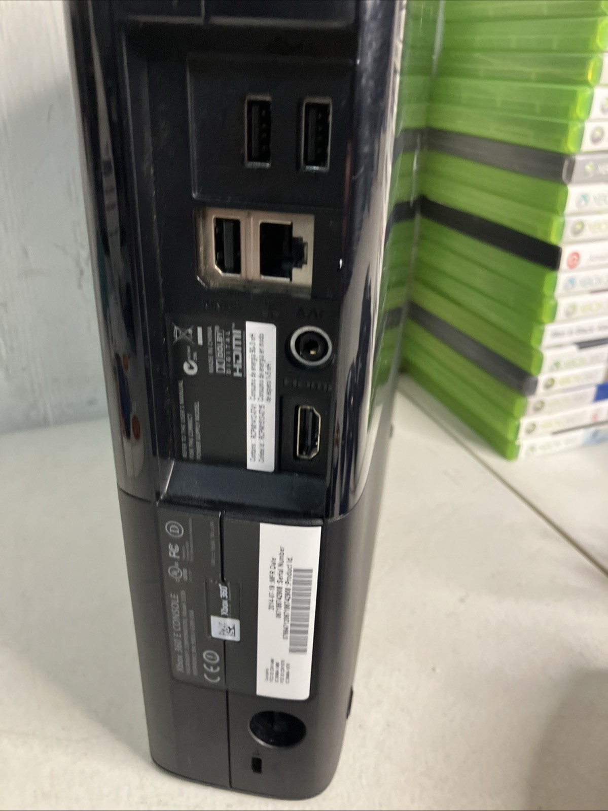 Microsoft Xbox 360 E 500GB 1538 Bundle 2 Controllers 25 Games GTA V HALO FALLOUT