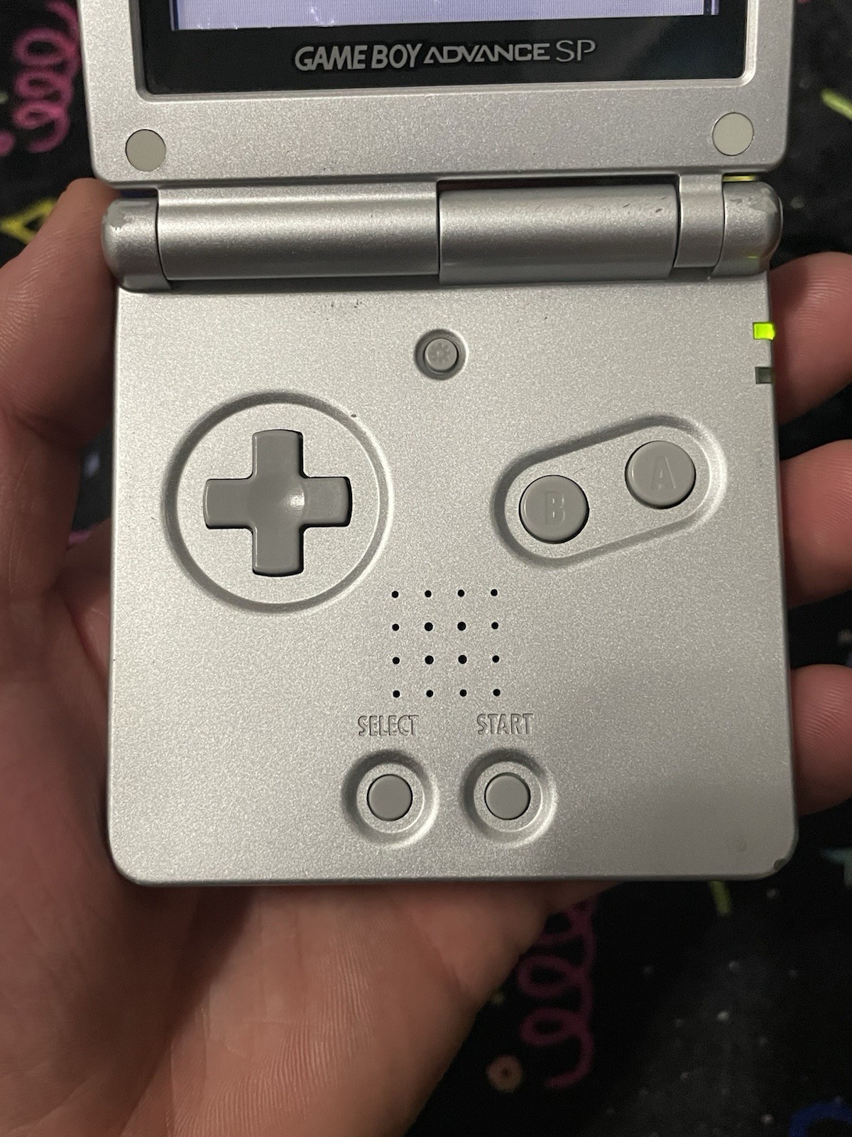 Nintendo Gameboy Advance SP • silver • with carrying case and game