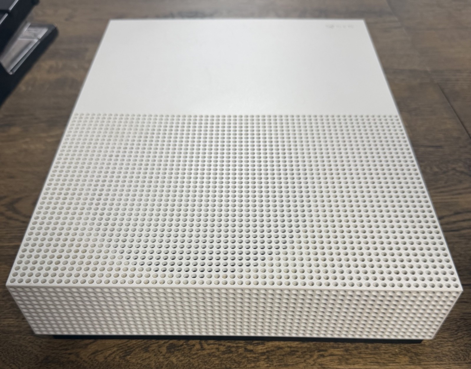 MICROSOFT XBOX ONE S – CONSOLE – 500GB – With Controller AND GAME INCLUDED