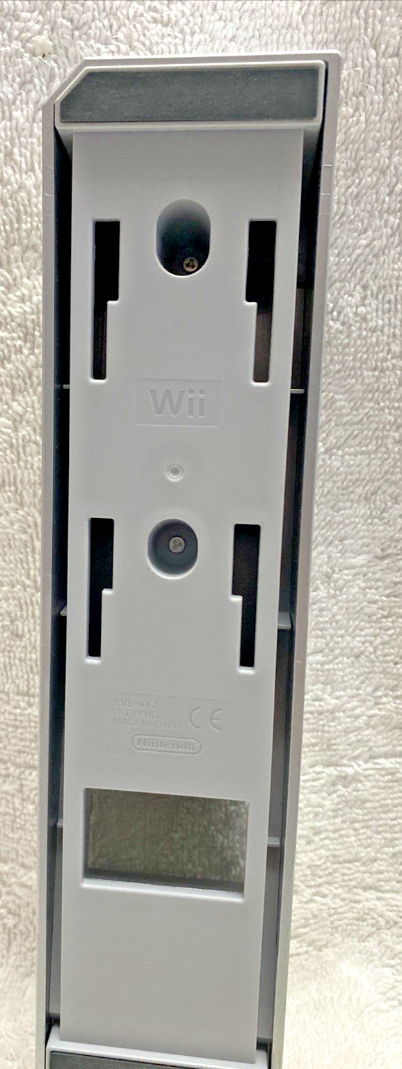 Nintendo Wii Console Bundle – White, 512MB, – Extra Controllers, Games