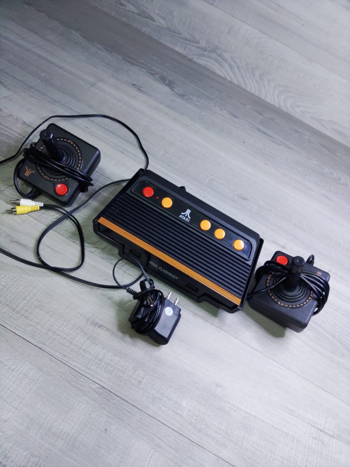 Atari Flashback 8 Black Console. 105 games Power cord and two remotes Pre-owned