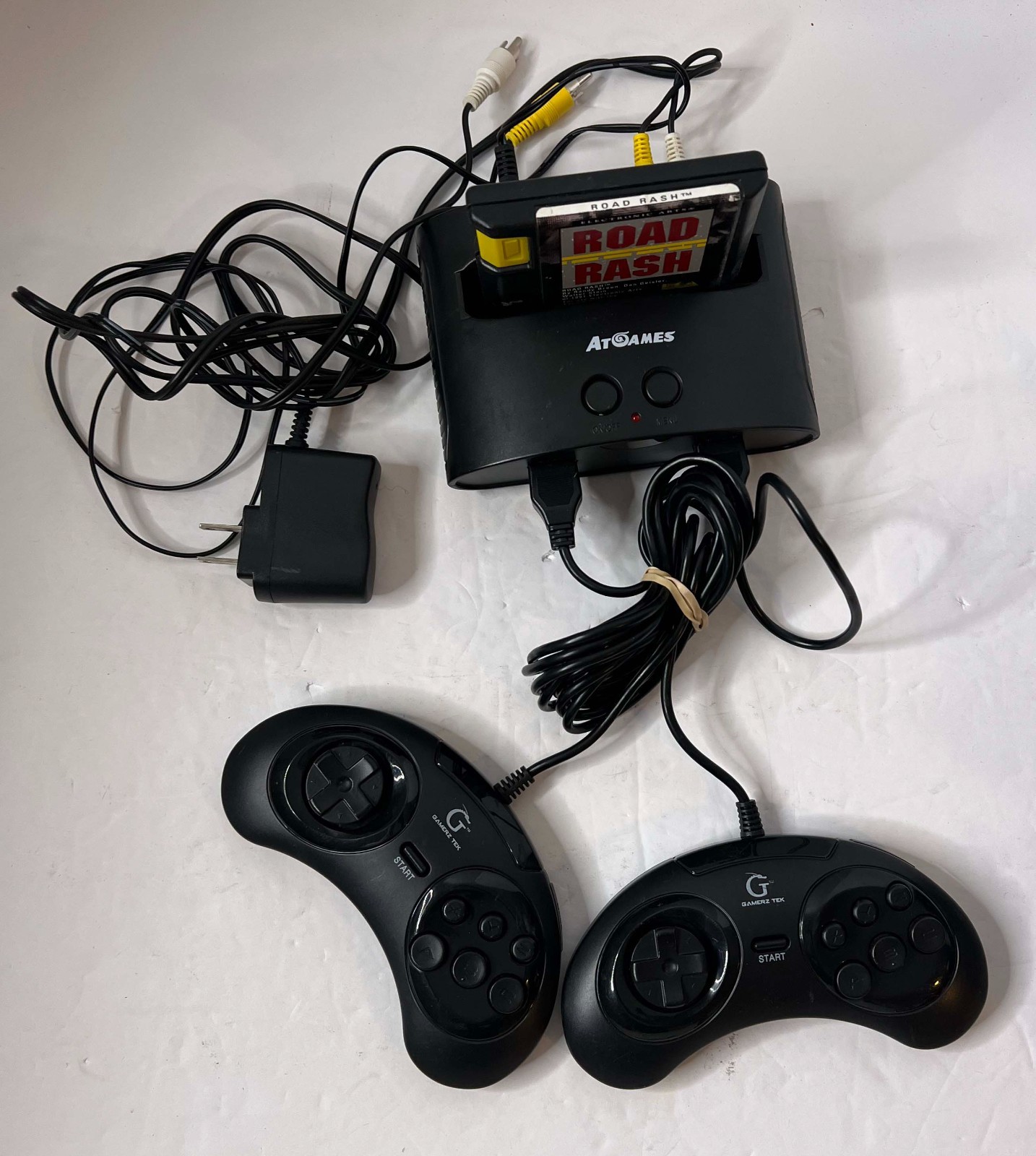 Sega Genesis Classic Console w 2 Controllers Cables & 80 games Road Rash AtGames