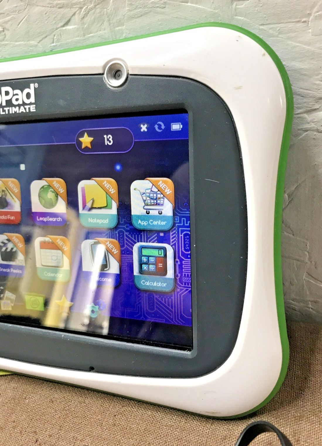 Powers On & Plays LeapFrog LeapPad Ultimate w/ Charger & Attached Stylus