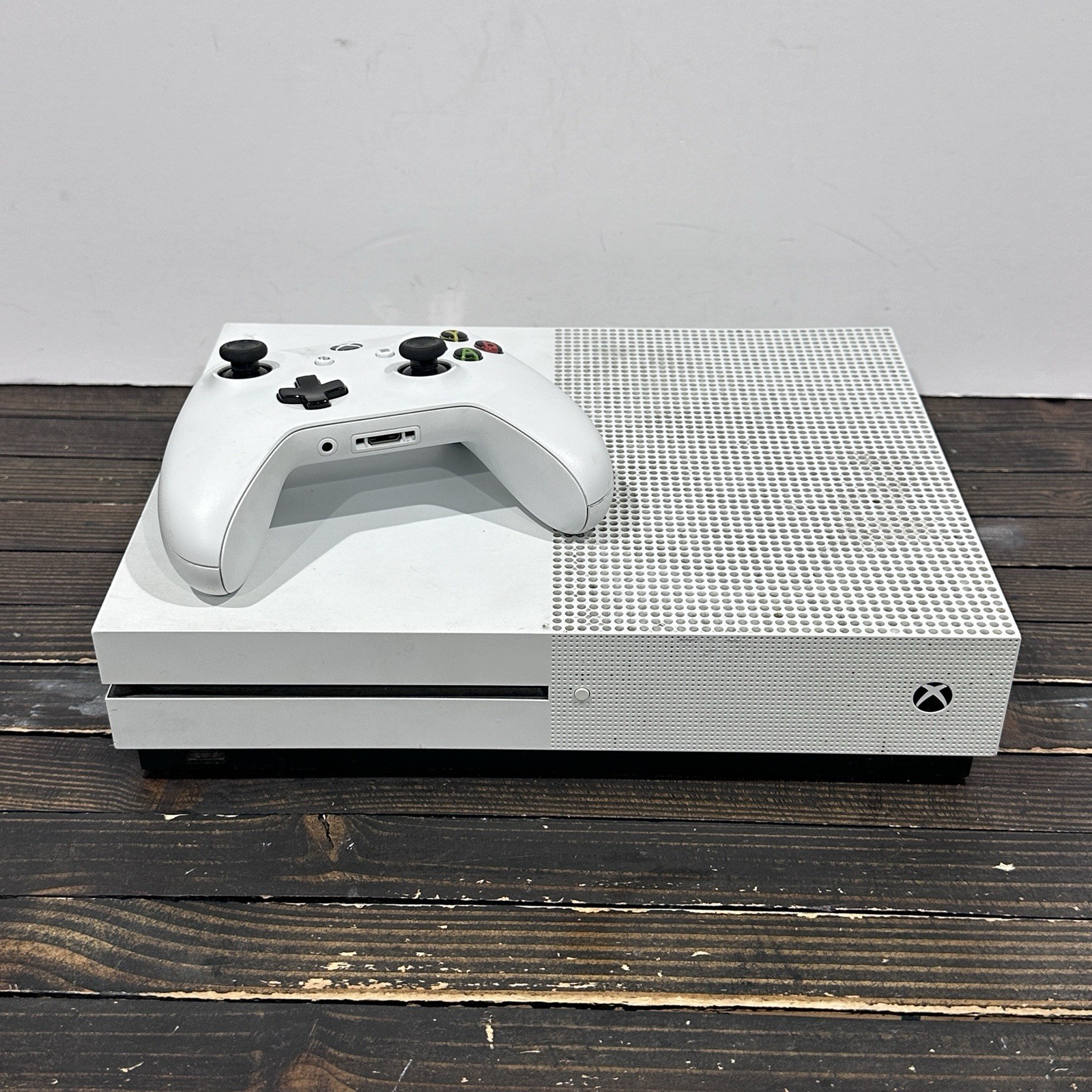 Microsoft Xbox One S Series Console Bundle Model 1681 Tested & Working