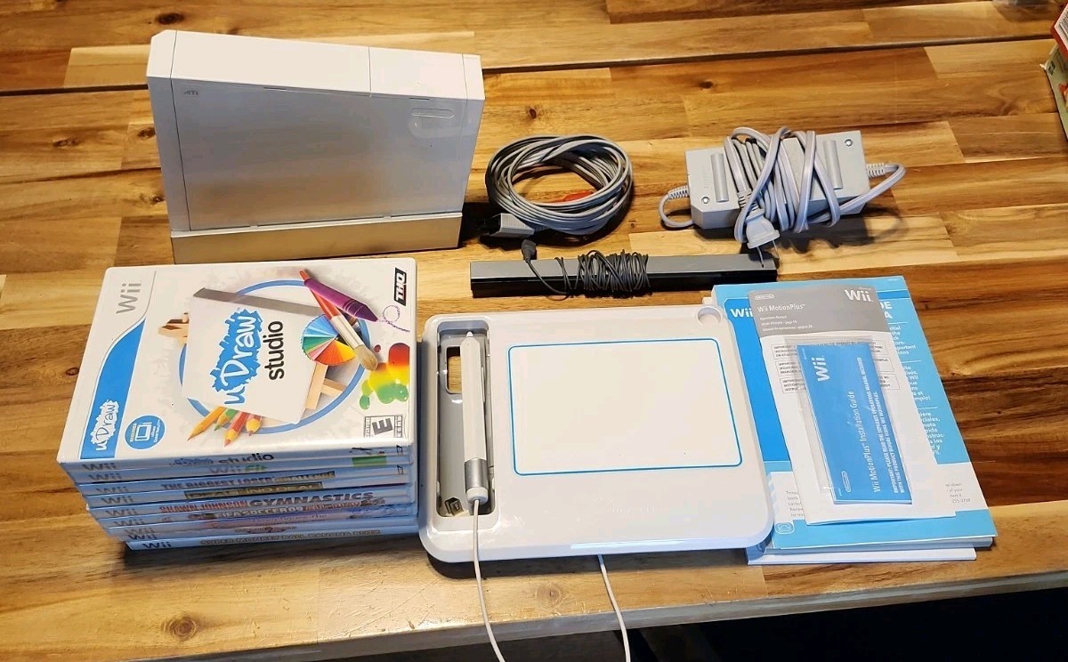 Nintendo Wii console bundle 9 games, U Draw Gametablet, NO CONTROLLERS – TESTED!