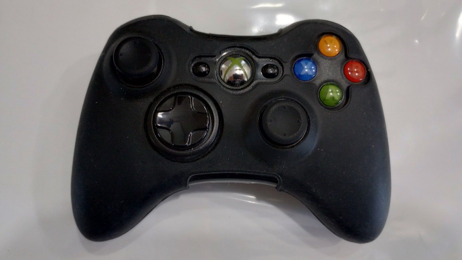 Microsoft Xbox 360 E 500GB Black Console, Extras