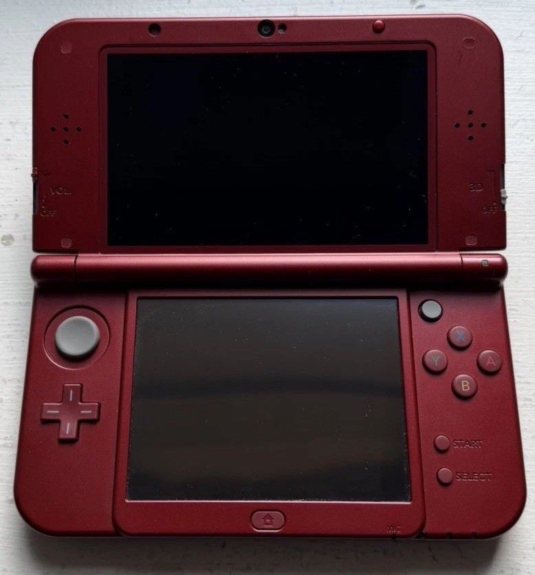 New Nintendo 3DS XL Metallic Red RED-001 US 4GB Stylus Charger 5 Games Bundle