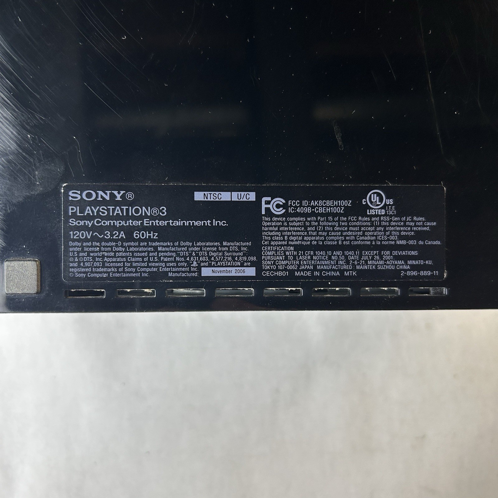 Sony PlayStation 3 PS3 Fat Backwards Compatible CECHB01 (20 GB) Bundle