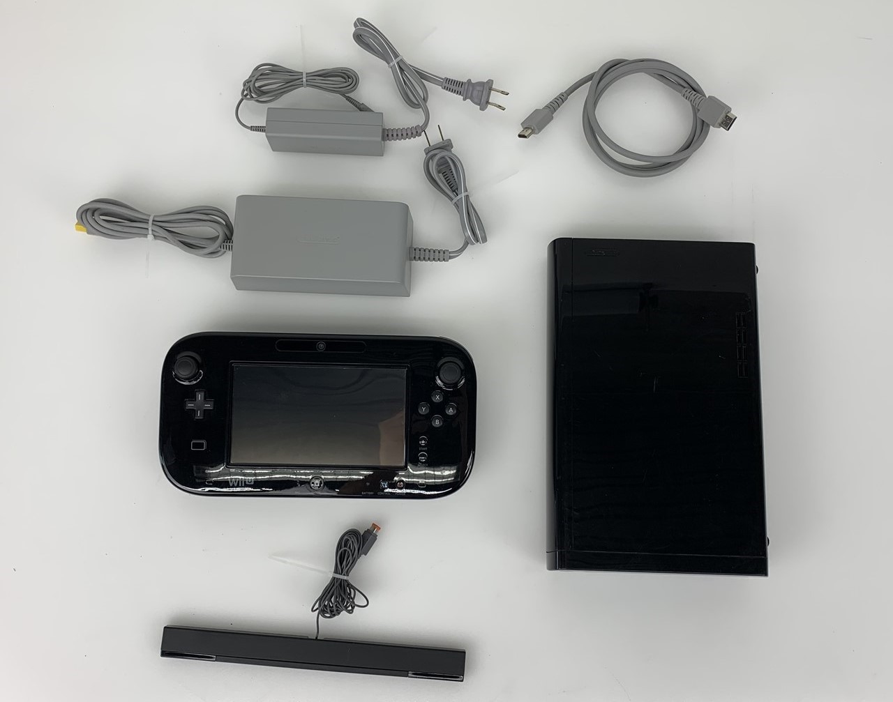 Nintendo Wii U WUP-101(02) 32GB with Game Pad WUP-010(USA)