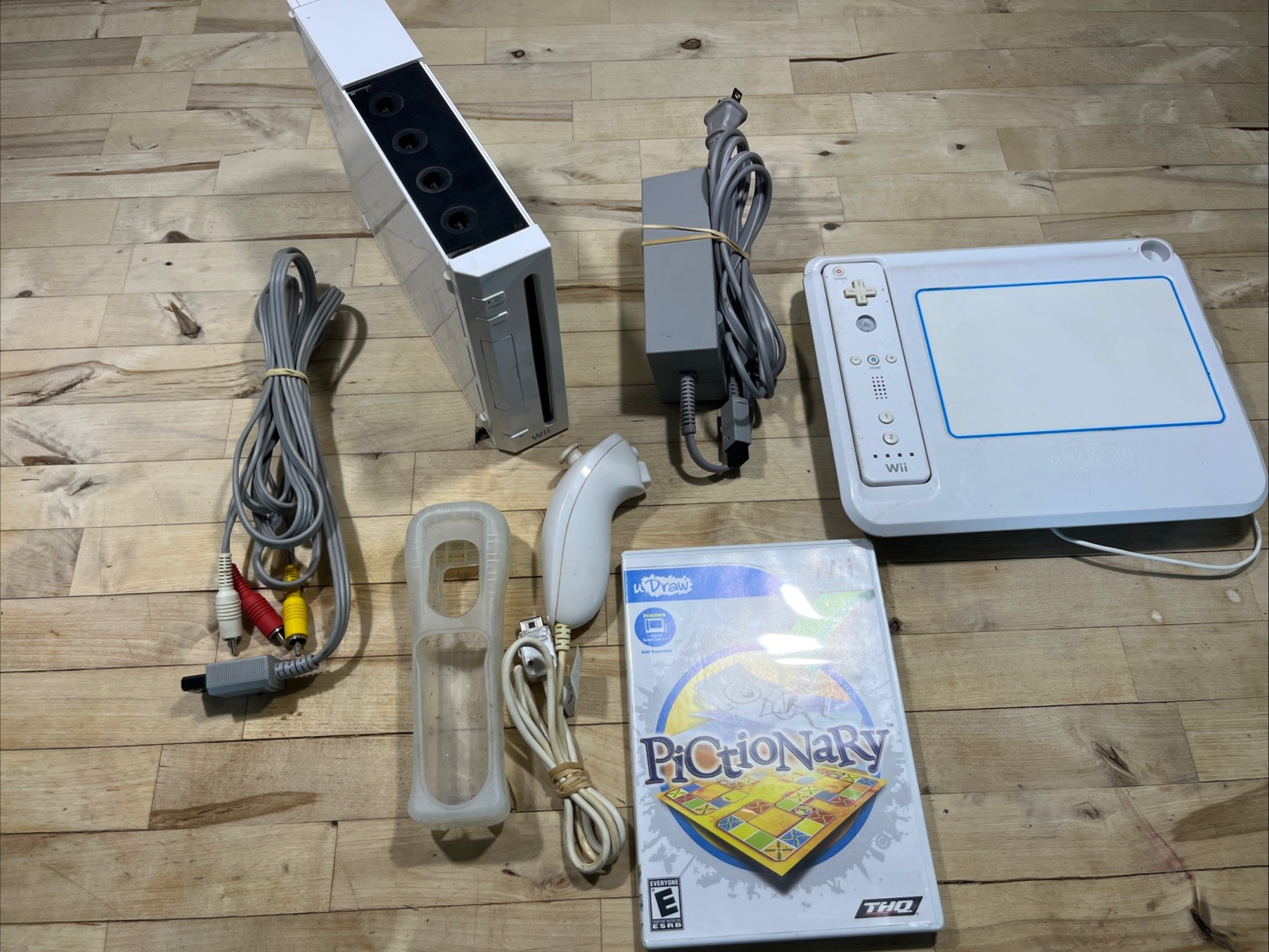 Nintendo Wii Console W/ Pictionary + Board Model Rvl-001 White Tested And Works