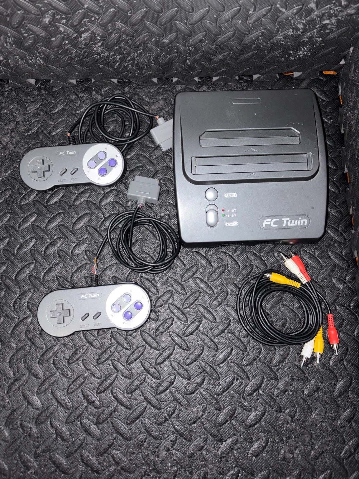 FC Twin NES SNES Clone Console Bundle 2 Controllers AV Cable Parts Repair
