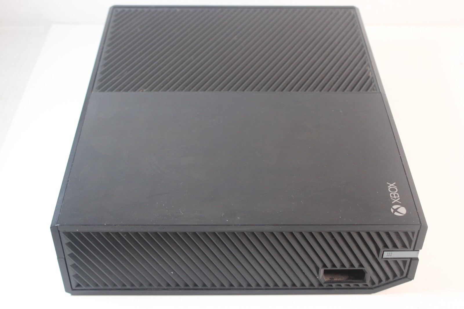 Microsoft Xbox One Model 1540 Console Bundle 500 GB, controller, game, cords