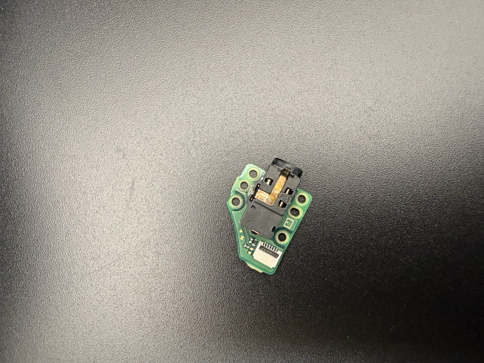 Switch Lite Headphone Jack With Screws