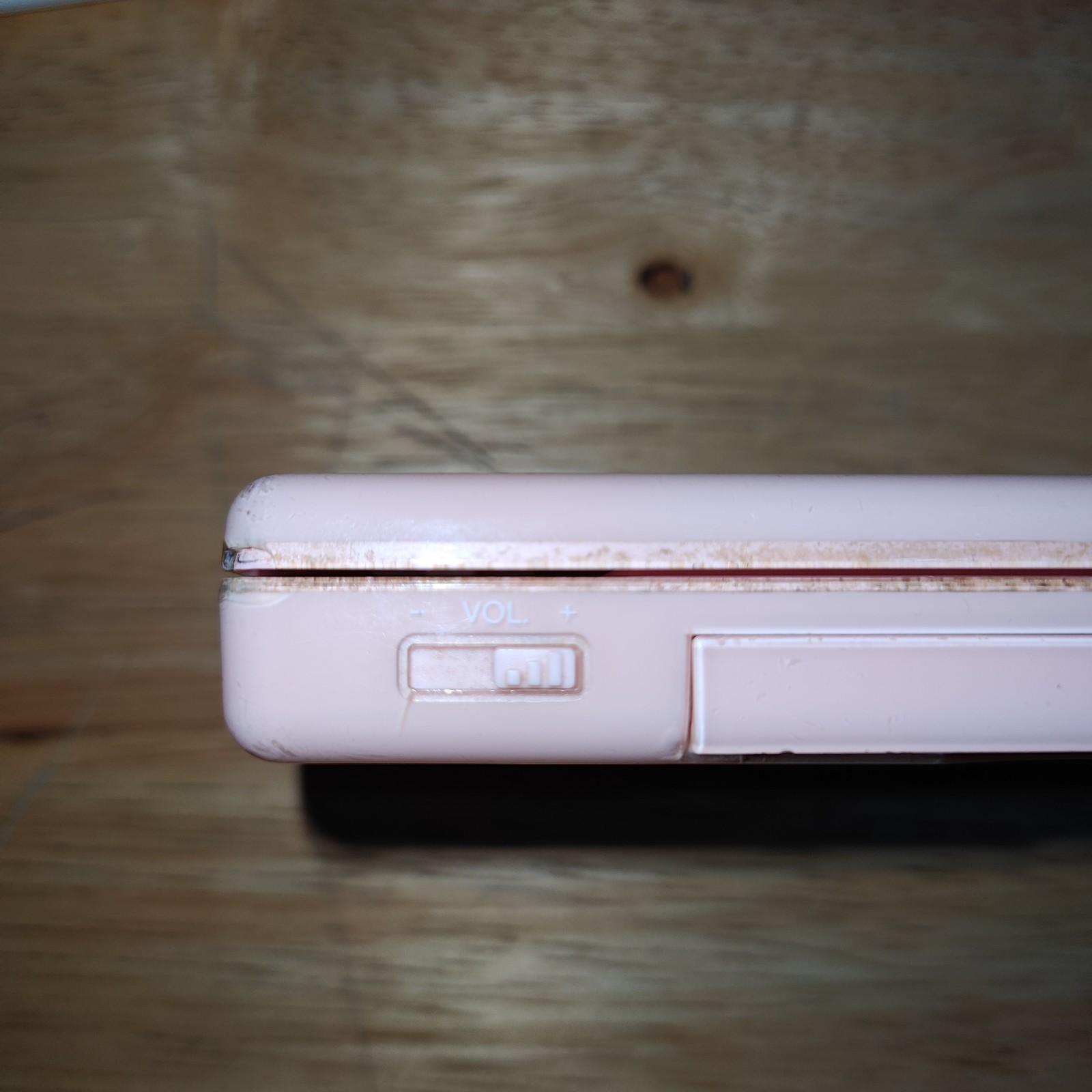 Nintendo DS Lite – Coral Pink Read Description