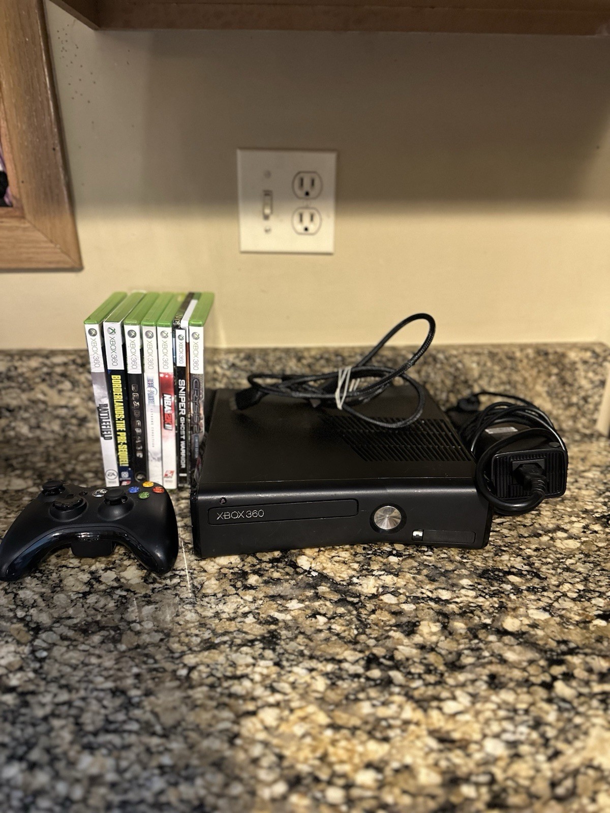 Xbox 360 Slim W Controller And Games