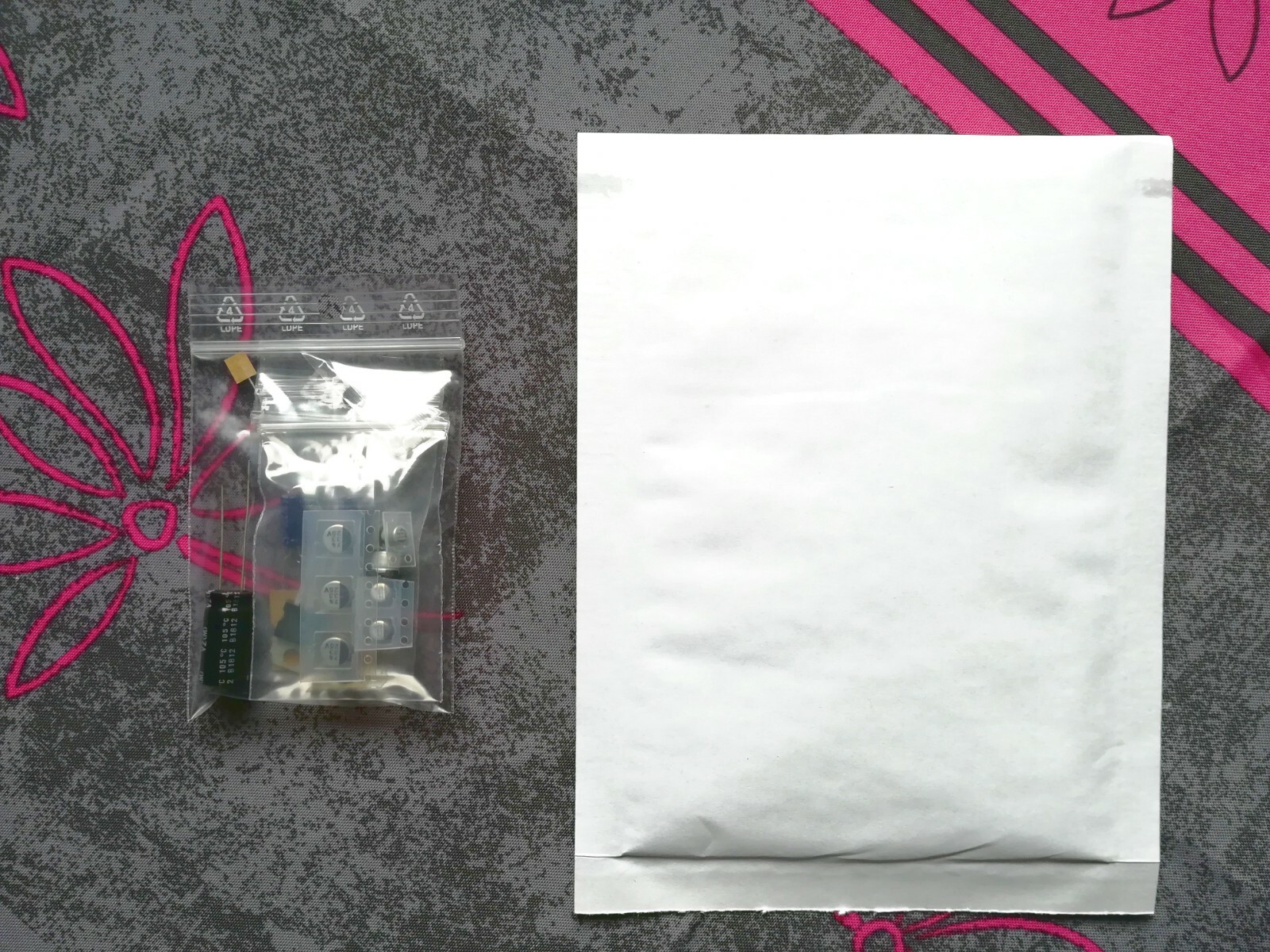 Super NES Cap Kit / SMD Kit – SNS-CPU-1CHIP & SNS-CPU-RGB & SNS-CPU-APU