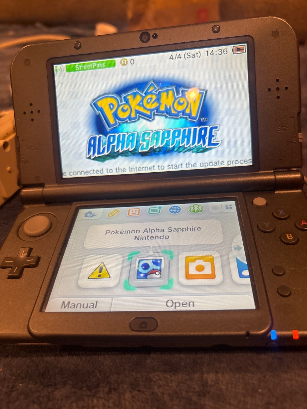 nintendo 3ds xl zelda hyrule edition no stylus , comes with charger and game.