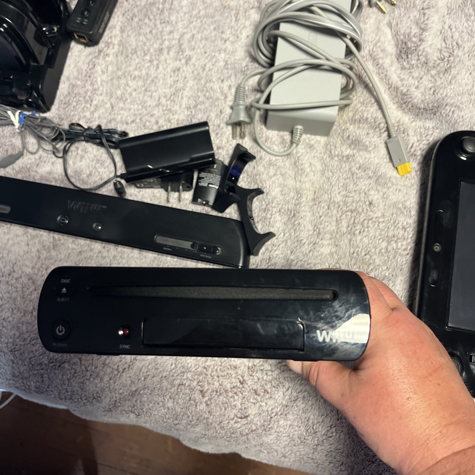 Nintendo Wii U 32GB Console Bundle w/ Wii Remote 4 Games & More -TESTED