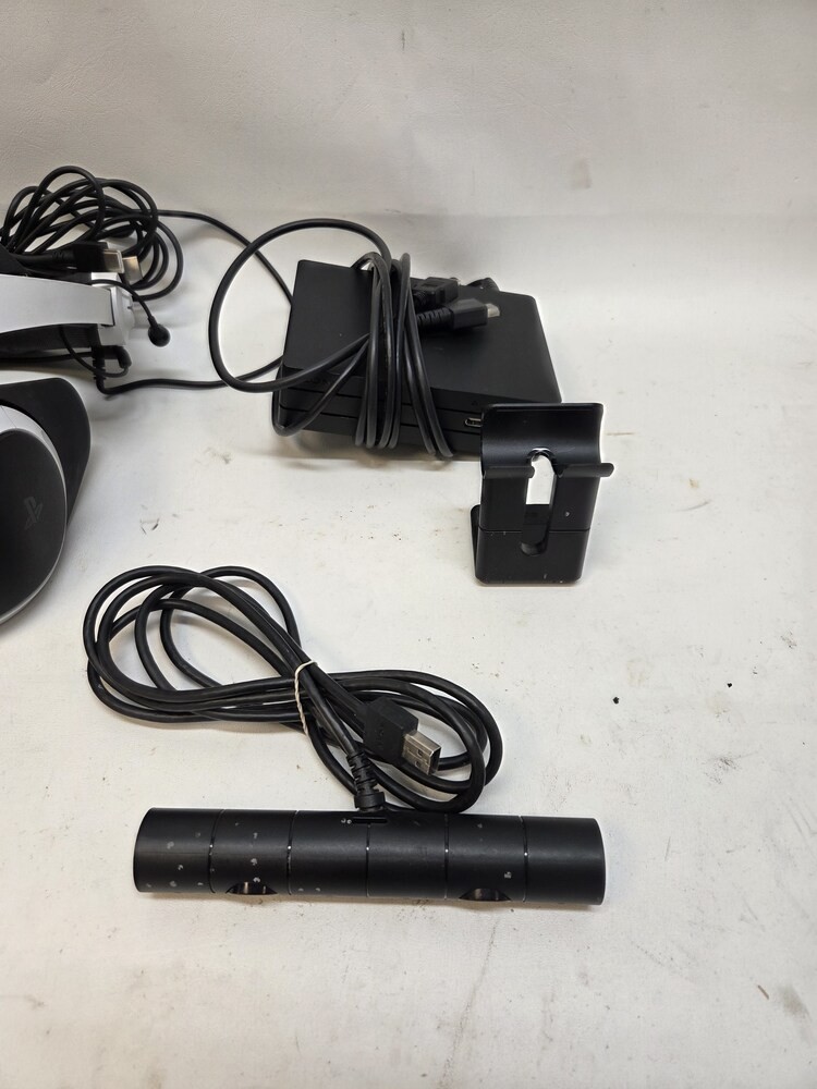 SONY CUH-ZVR2 VR headset