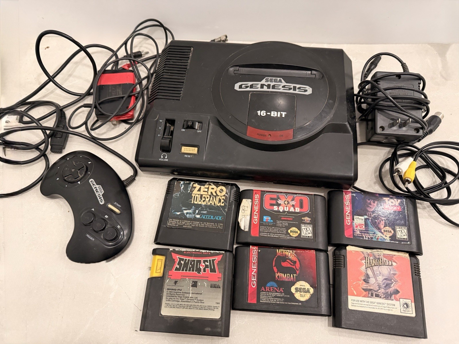 Sega Genesis 16-Bit Console Bundle Tested Working + 6 Games + AV Adapter