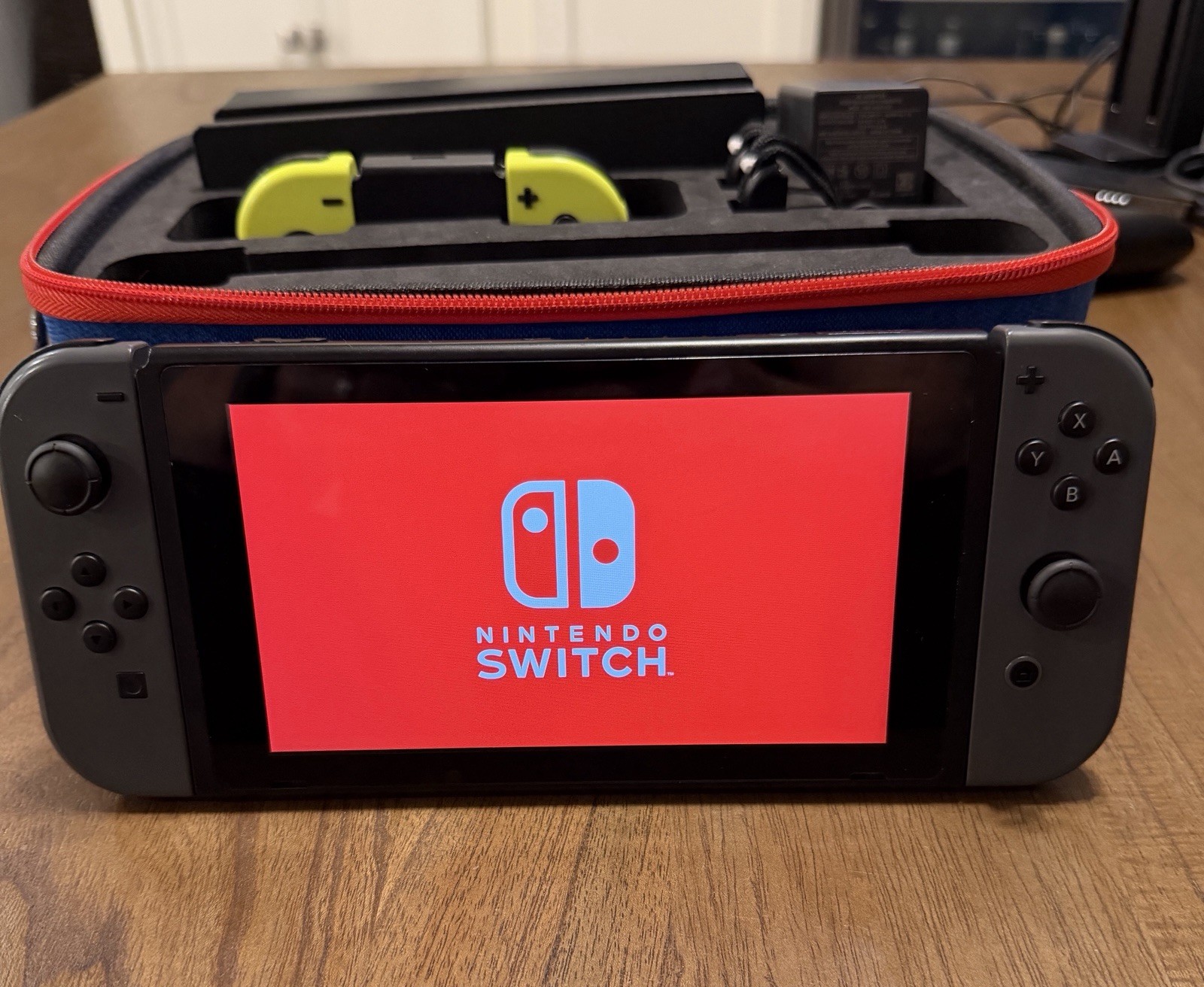 Nintendo Switch Console HAC-001 🎮 🕹️ BUNDLE (16 Items Included)