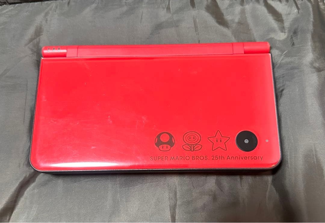 Nintendo DSiLL Super Mario 25th Anniversary Limited Edition 01