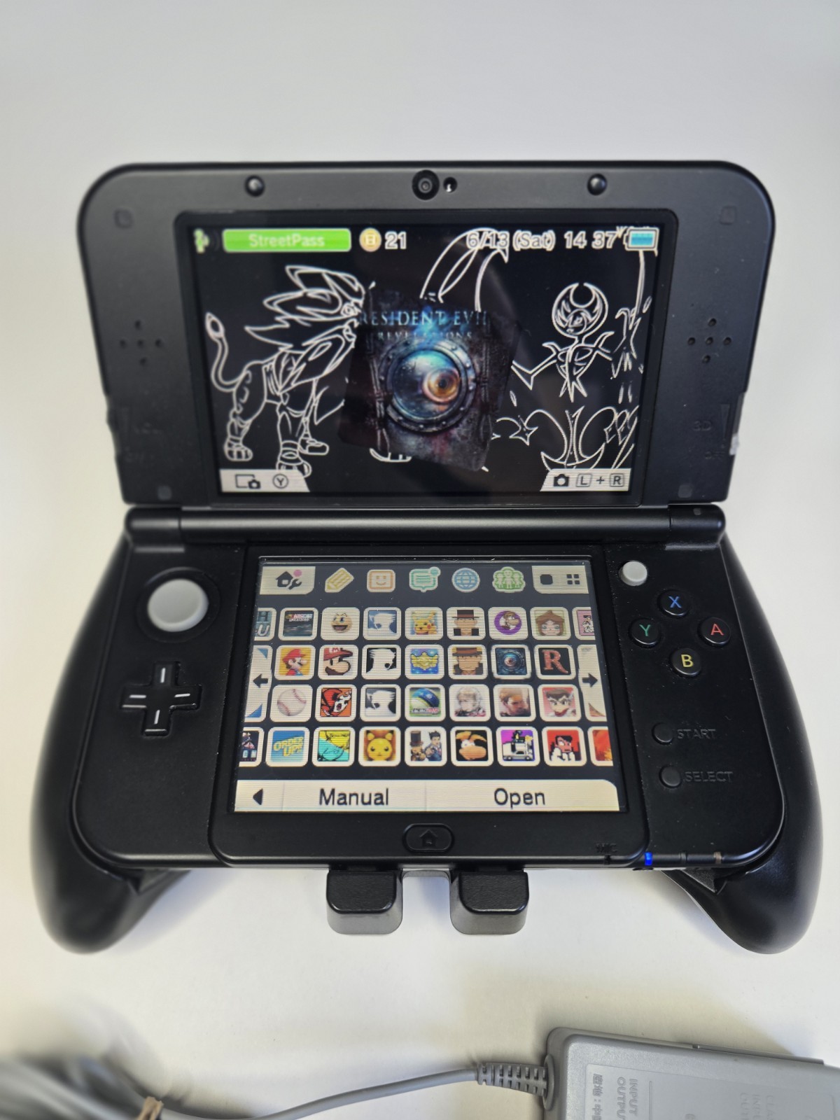 New Nintendo 3DS XL Console Pokemon Solgaleo Lunala + Rare Hori Grip
