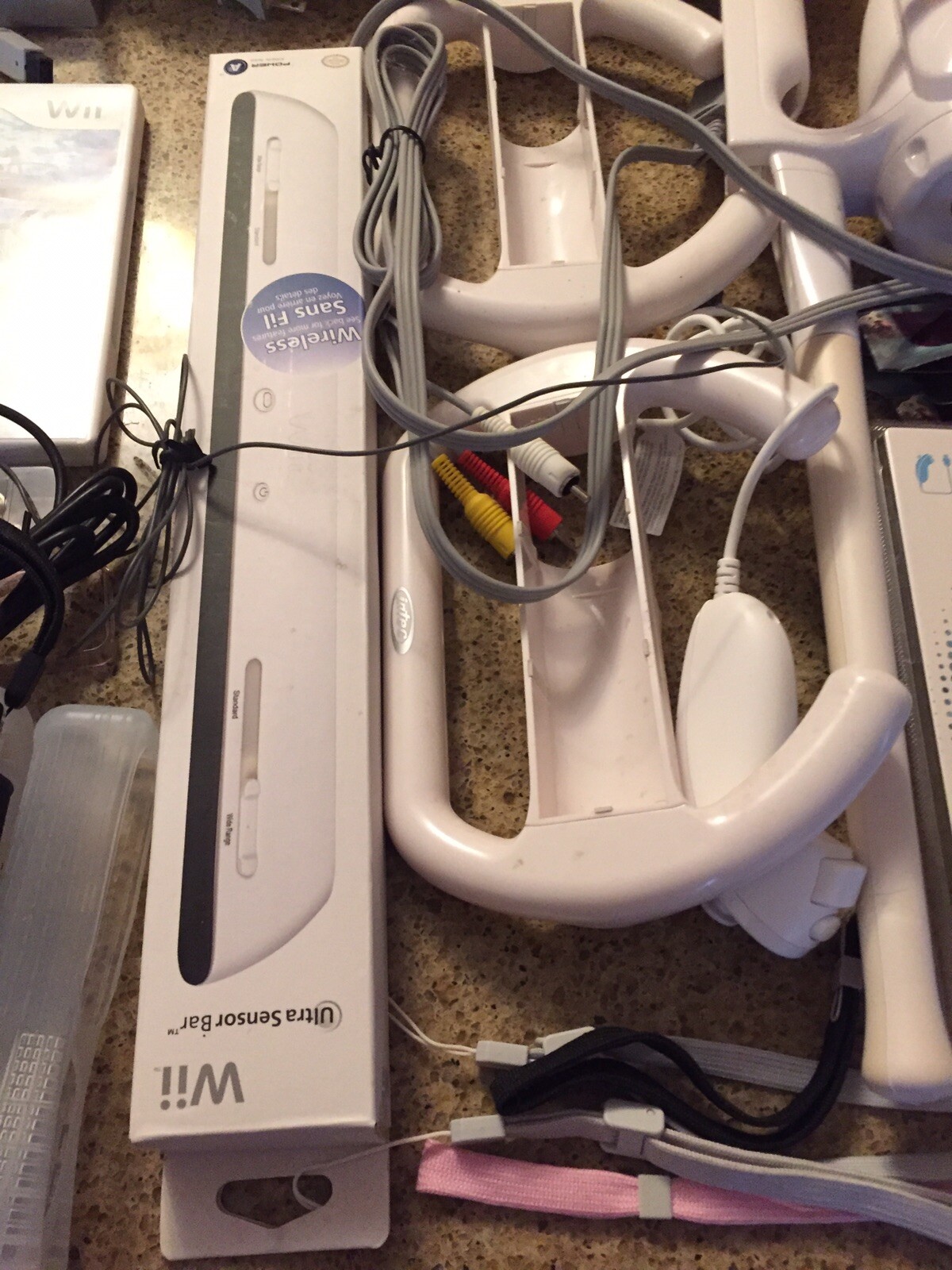 WII NINTENDO CONSOLE BUNDLE GAMES AND ACCESSORIES
