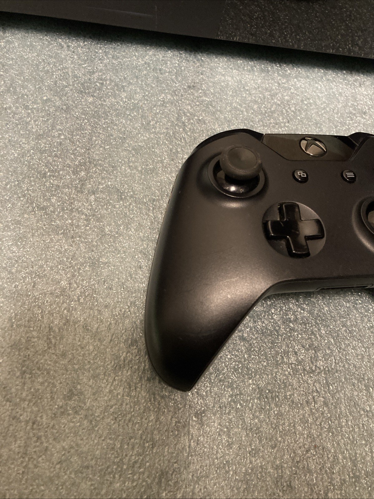 Microsoft Xbox One 1540 500GB Console – Black with Controller And Call Of Duty