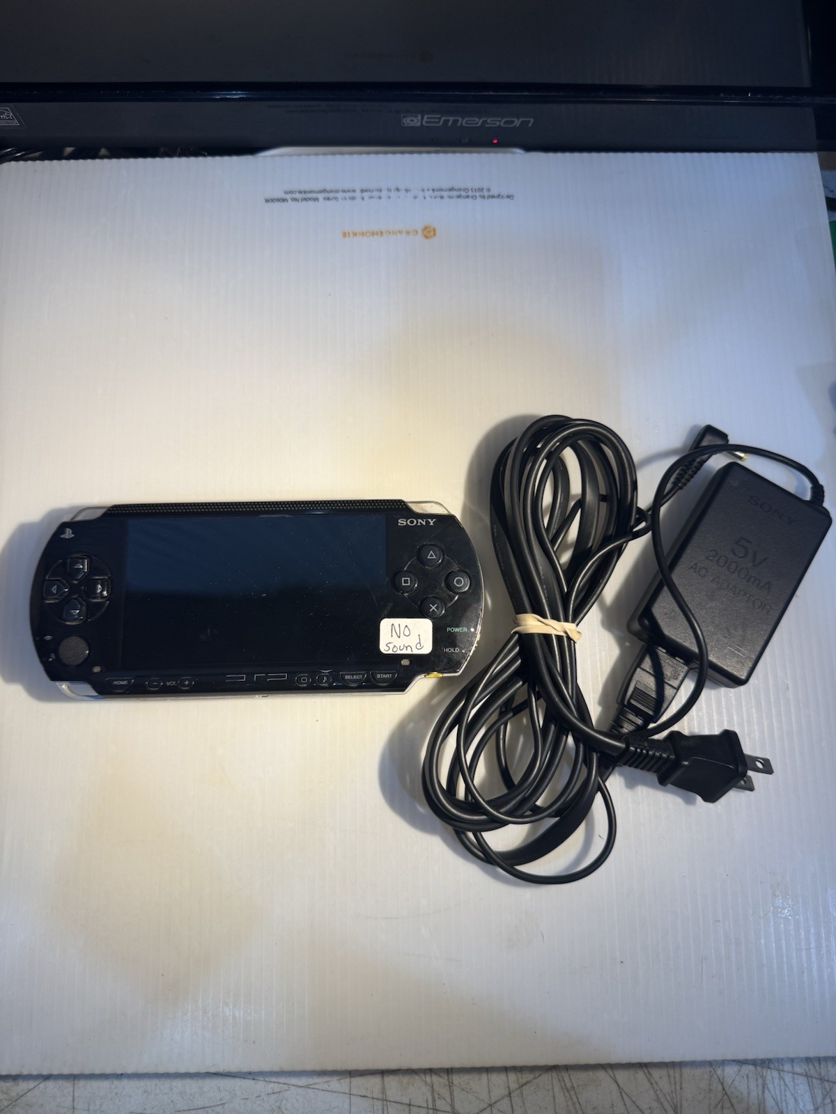 Sony PSP 1000 Portable Entertainment Pack – Black – Sound Does Not Work
