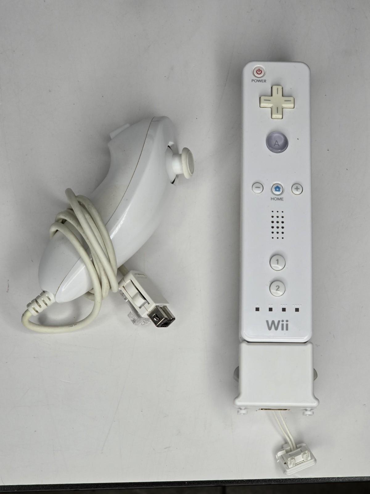 Nintendo Wii / Mario Kart (GameCube Compatible) RVL-001 Motion, Nunchuk & Cables