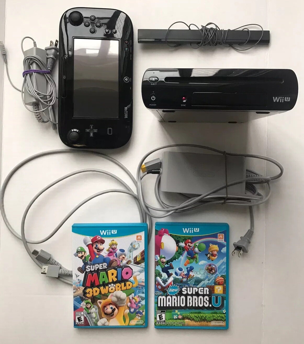 NINTENDO WII U 32GB CONSOLE, GAMEPAD, AC ADAPTERS, HDMI, SENSOR BAR & 2 GAMES