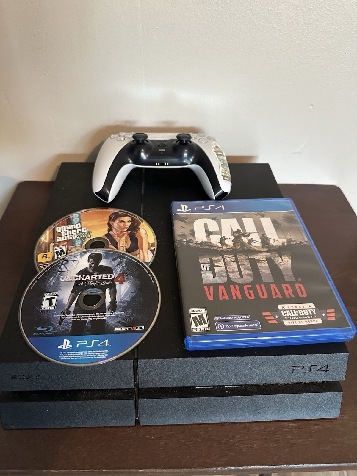 Sony PlayStation 4 PS4 Console CUH-1215A, 500Gb, 1 Controller, 3 Games FOR PARTS